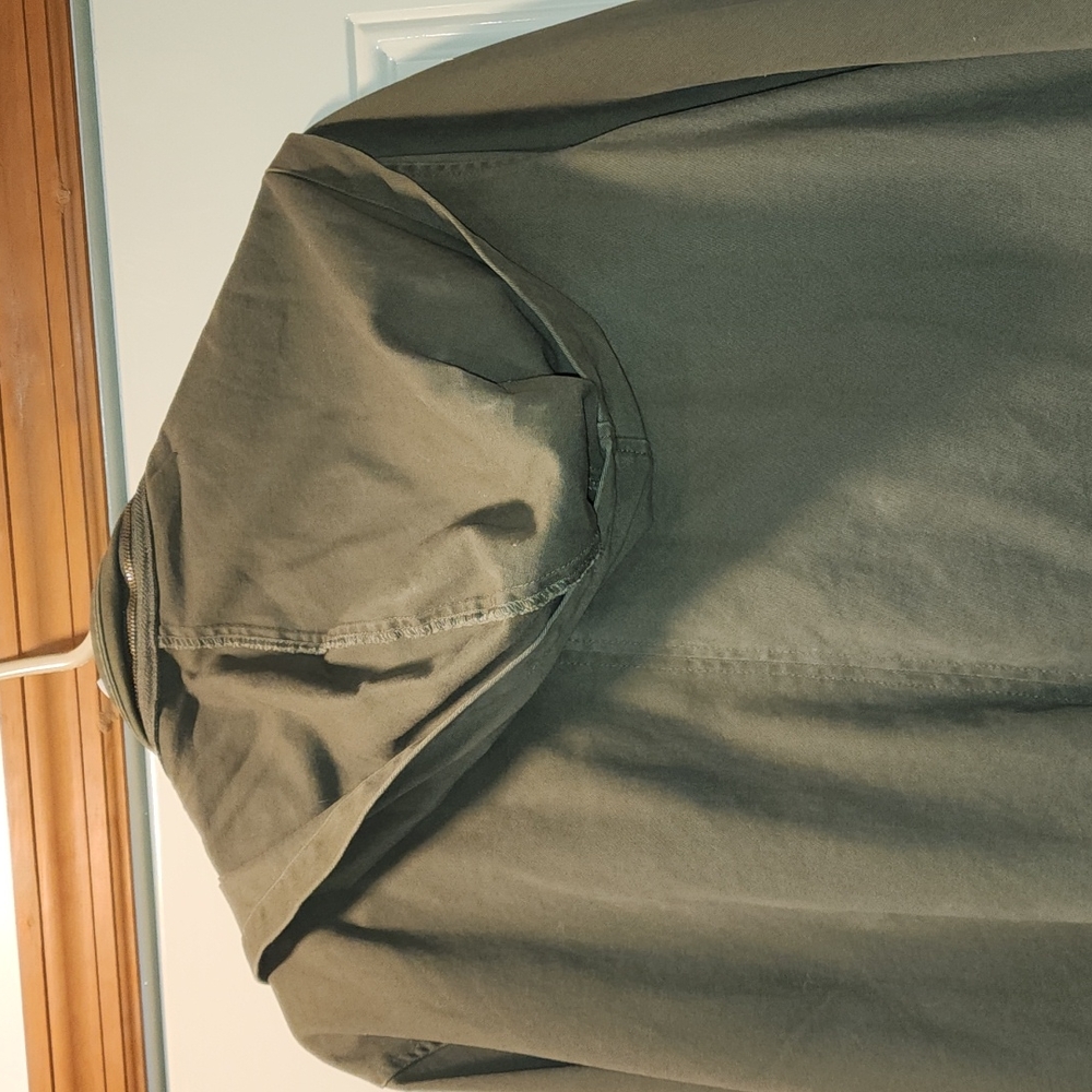 Army Green Lightweight Jacket. Mid Thigh Length Gem